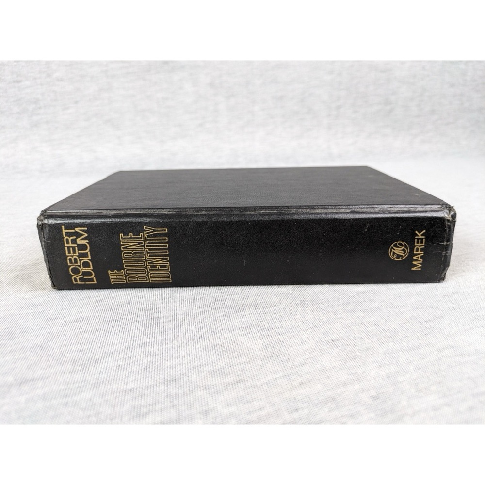 Robert Ludlum: The Bourne Identity- Jason Bourne #1 (Hardbound)